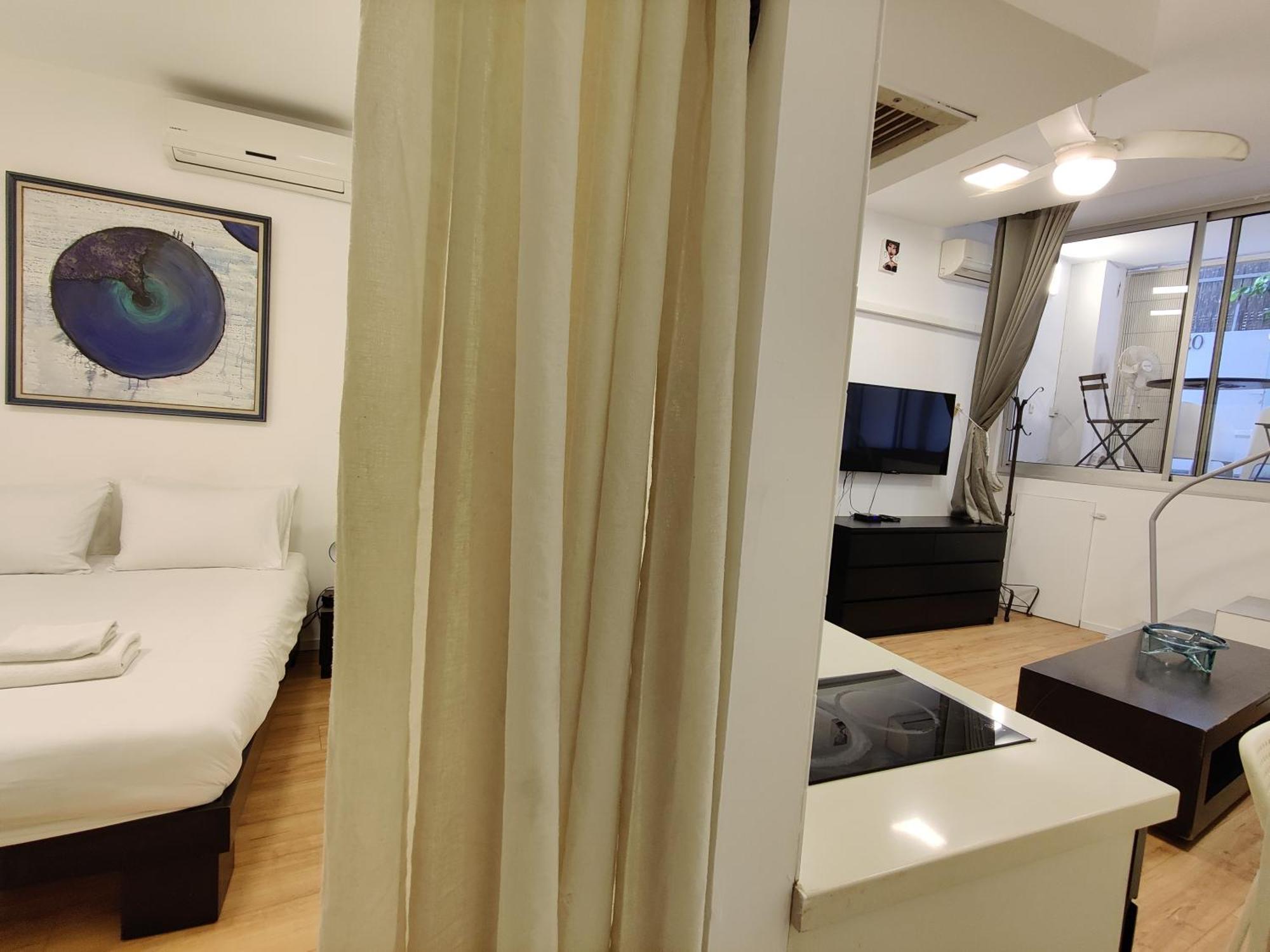 Central Stay Tlv Beachfront Тель-Авів Номер фото