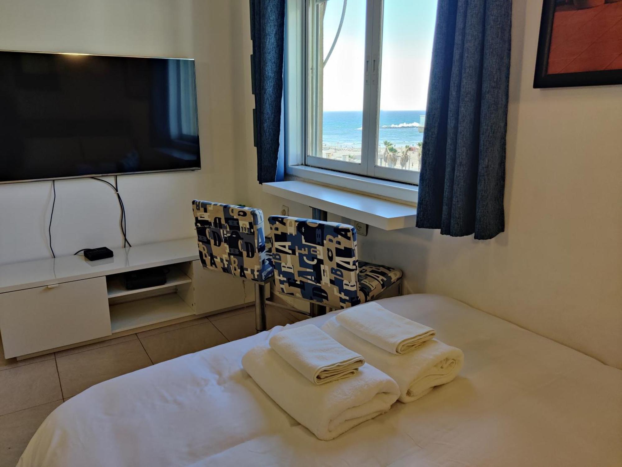 Central Stay Tlv Beachfront Тель-Авів Номер фото
